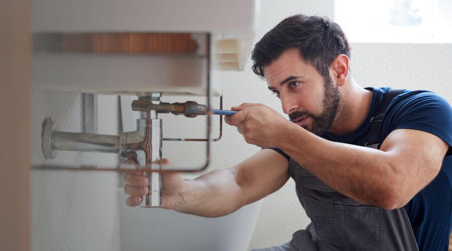 Faucet repair for sink in Lapaz, IN